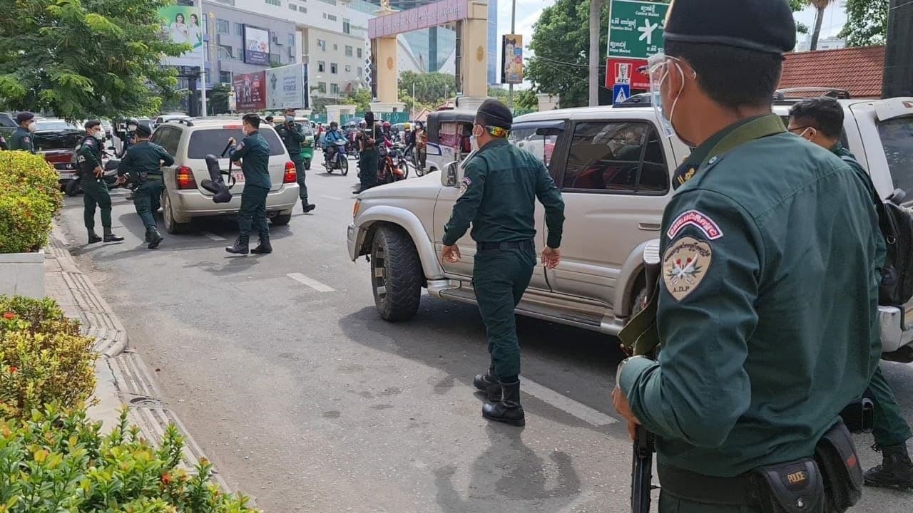 បញ្ជូនចិន៧នាក់និងវៀតណាមម្នាក់ទៅតុលាការករណីគ្រឿងញៀននិងលាក់ទុកអាវុធ៥ដើម!